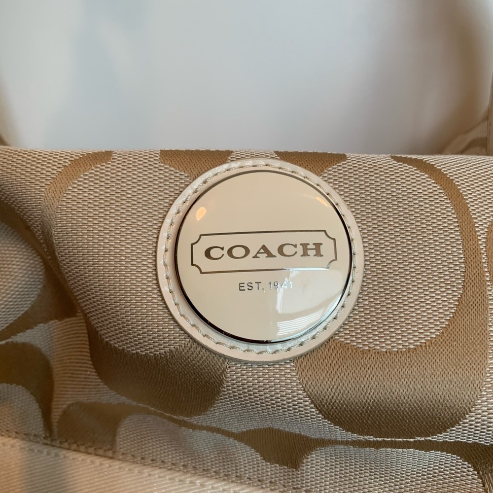 New Coach Shoulder Tote Bag, cream and beige in color. New condition!